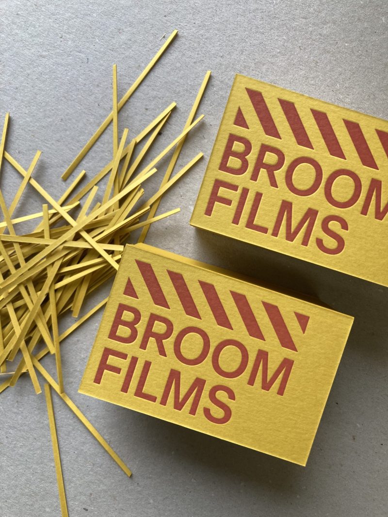 vizitines korteles geltonas popierius