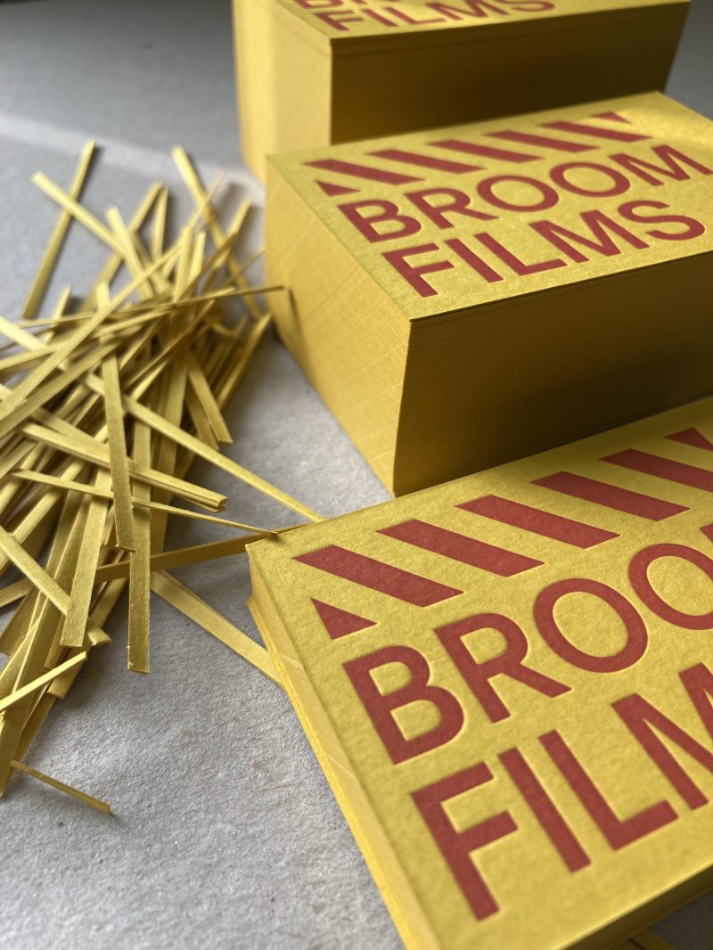 vizitines korteles geltonas popierius