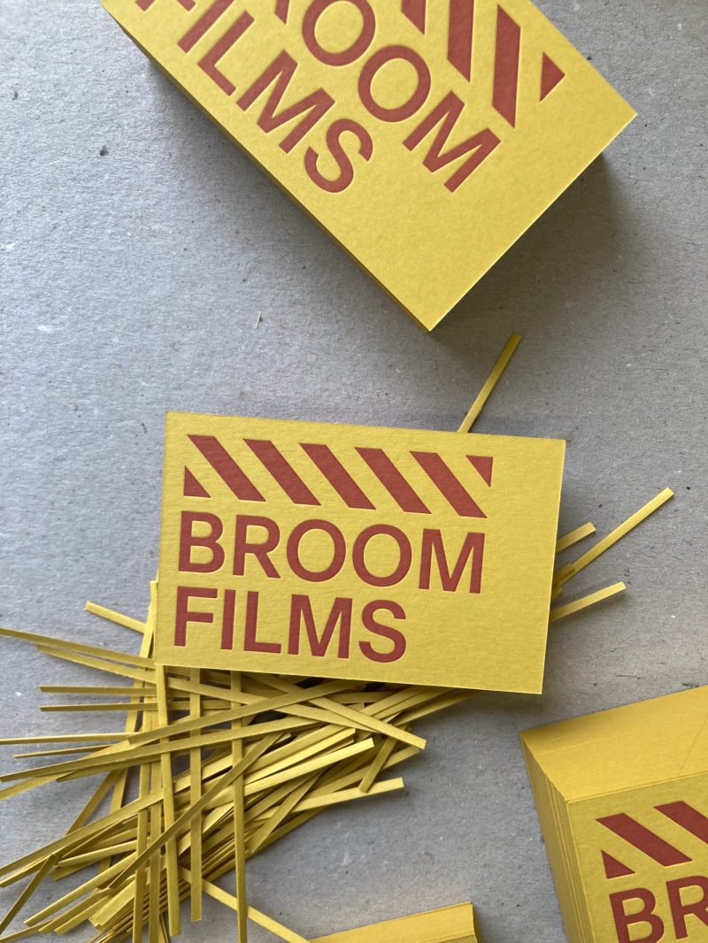 vizitines korteles geltonas popierius